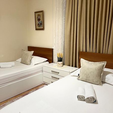 Iljazi'S Apartaments Vlore Exterior photo