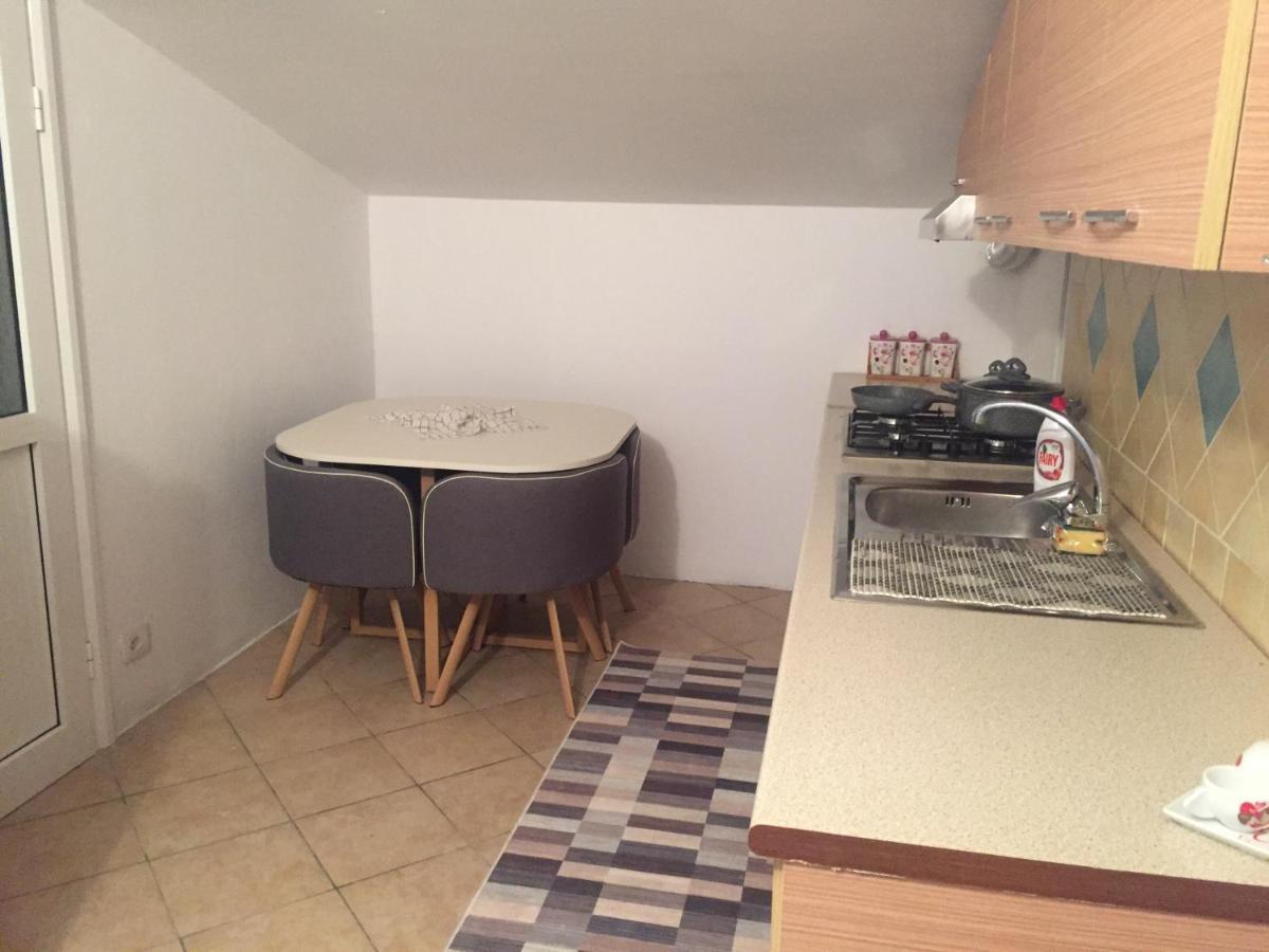 Iljazi'S Apartaments Vlore Exterior photo