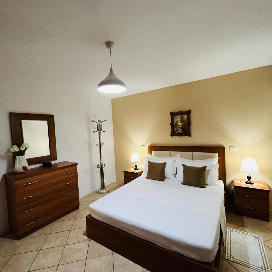 Iljazi'S Apartaments Vlore Exterior photo