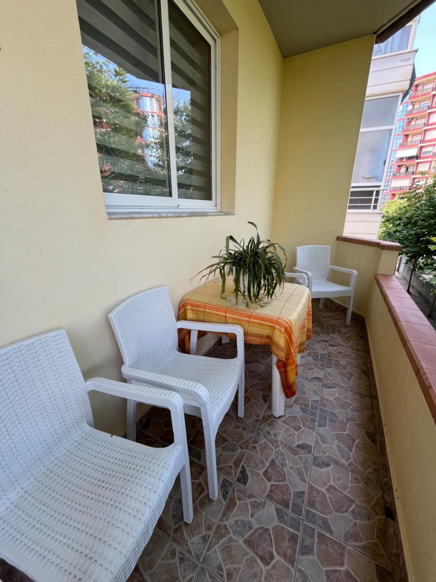 Iljazi'S Apartaments Vlore Exterior photo