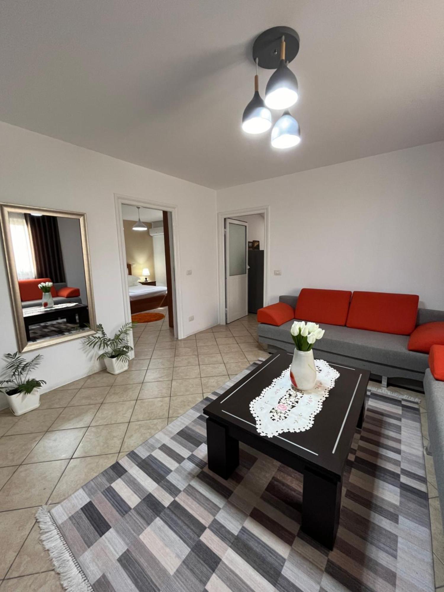 Iljazi'S Apartaments Vlore Exterior photo
