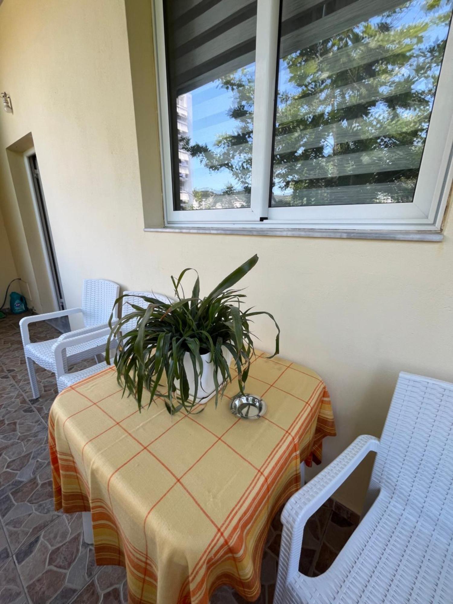 Iljazi'S Apartaments Vlore Exterior photo