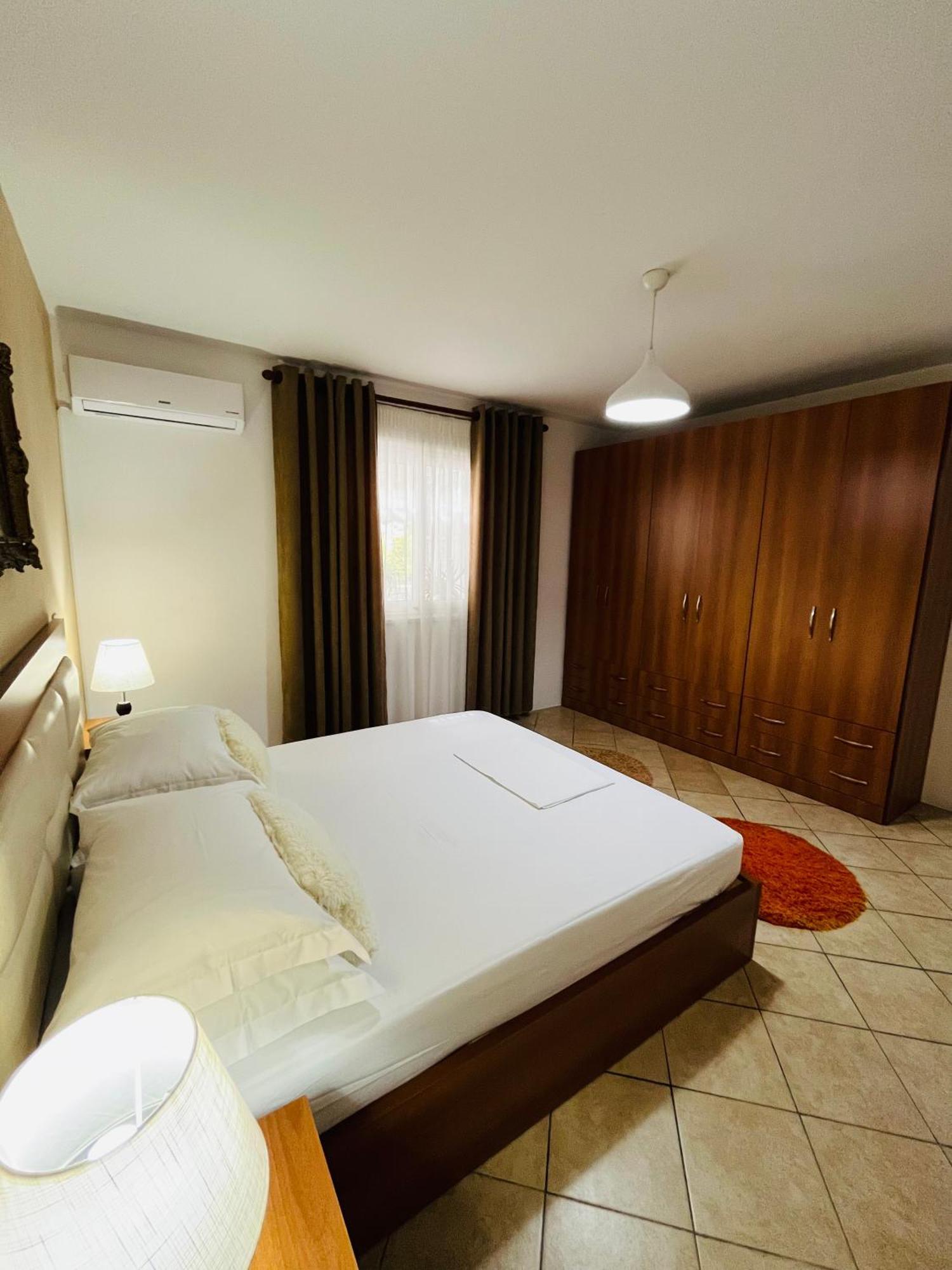 Iljazi'S Apartaments Vlore Exterior photo