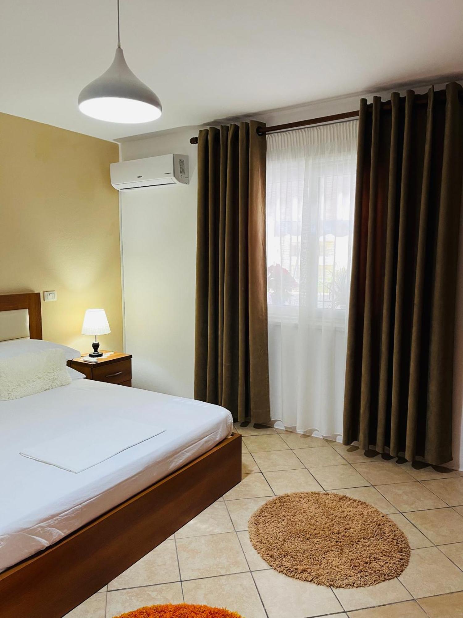 Iljazi'S Apartaments Vlore Exterior photo