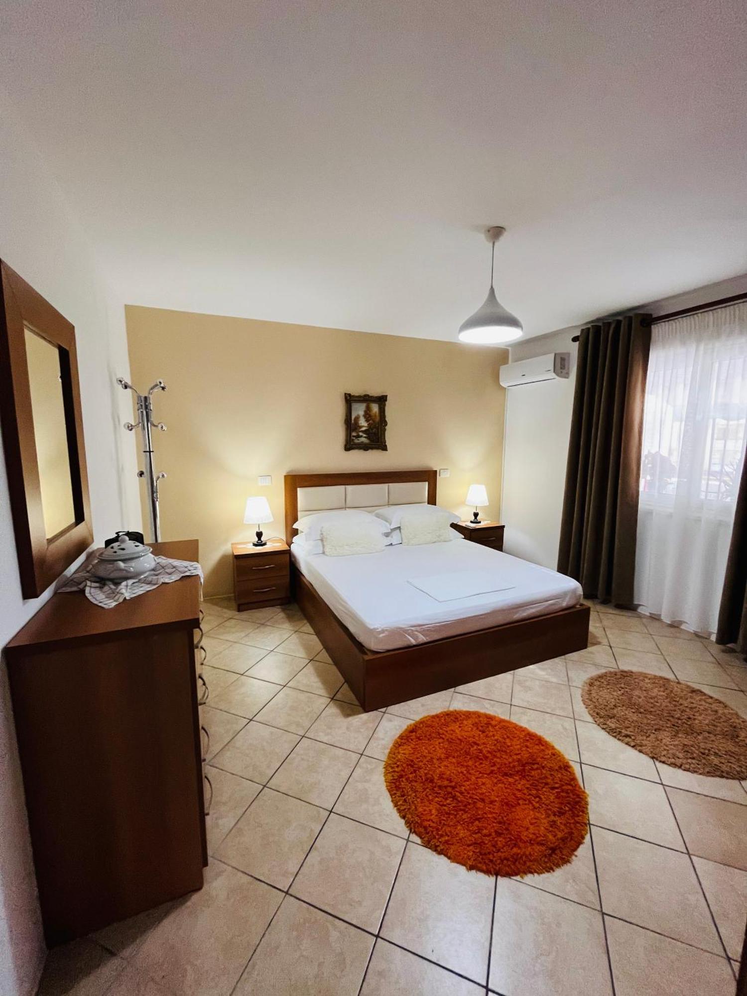 Iljazi'S Apartaments Vlore Exterior photo