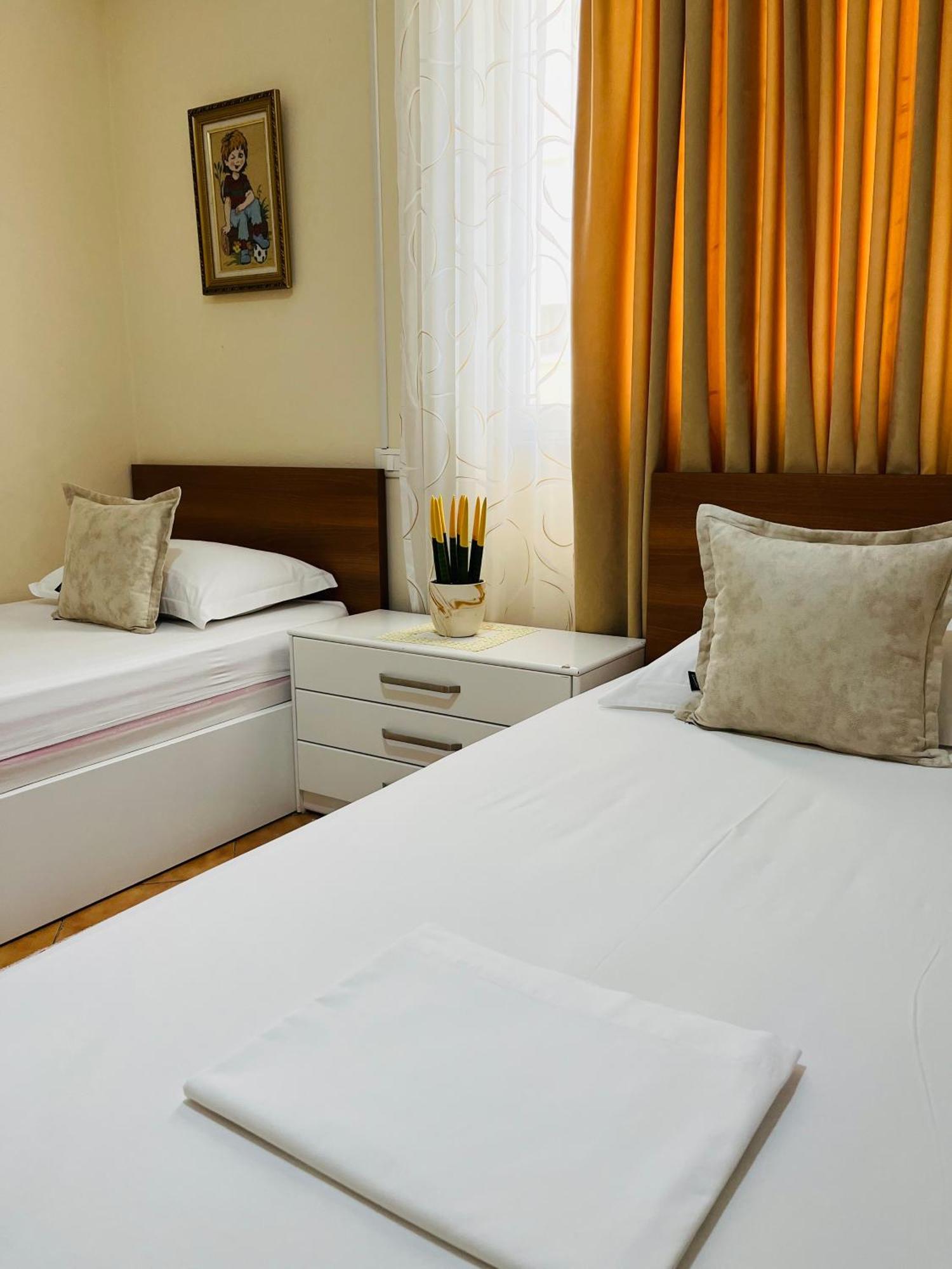 Iljazi'S Apartaments Vlore Exterior photo