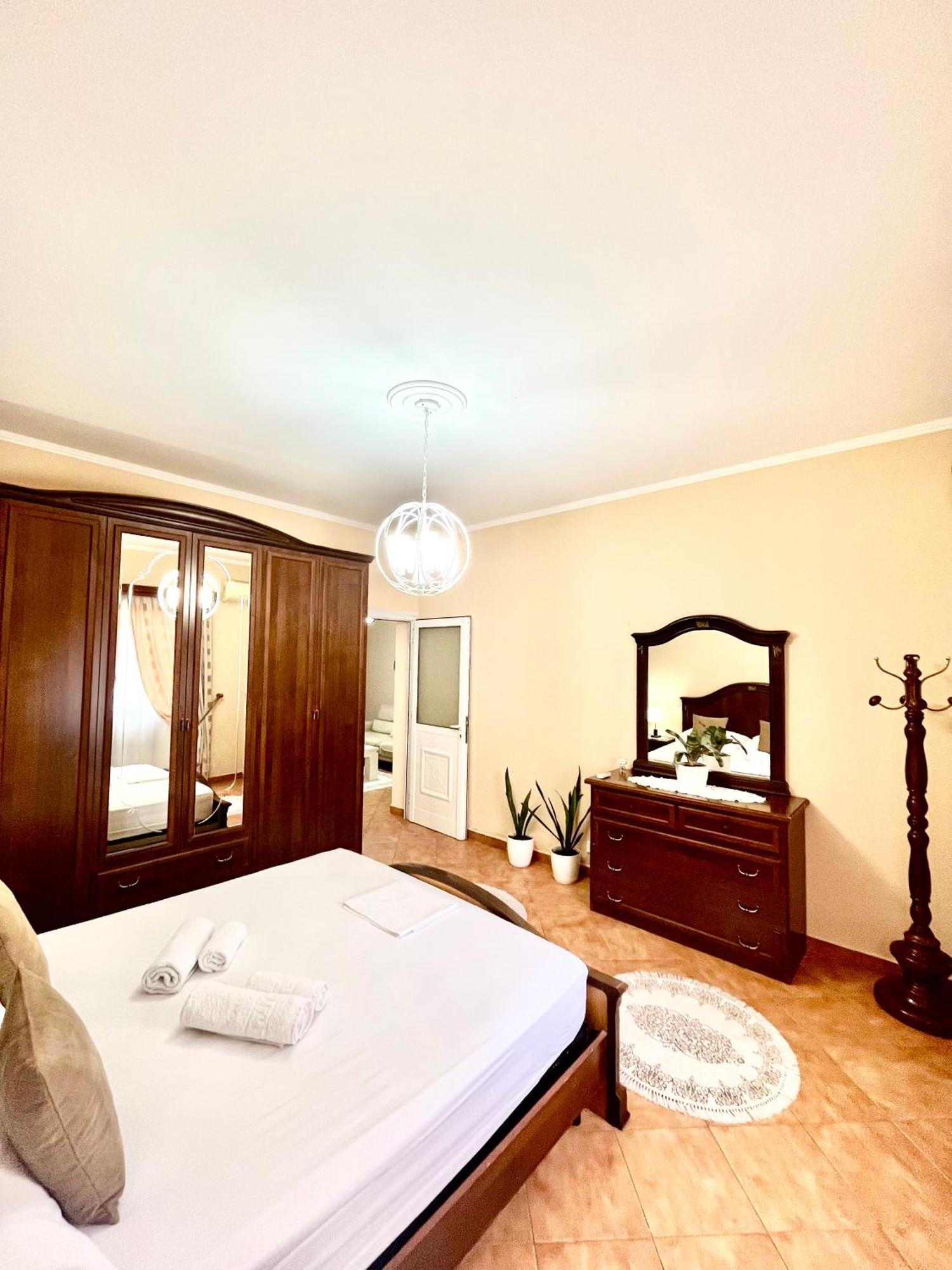 Iljazi'S Apartaments Vlore Exterior photo