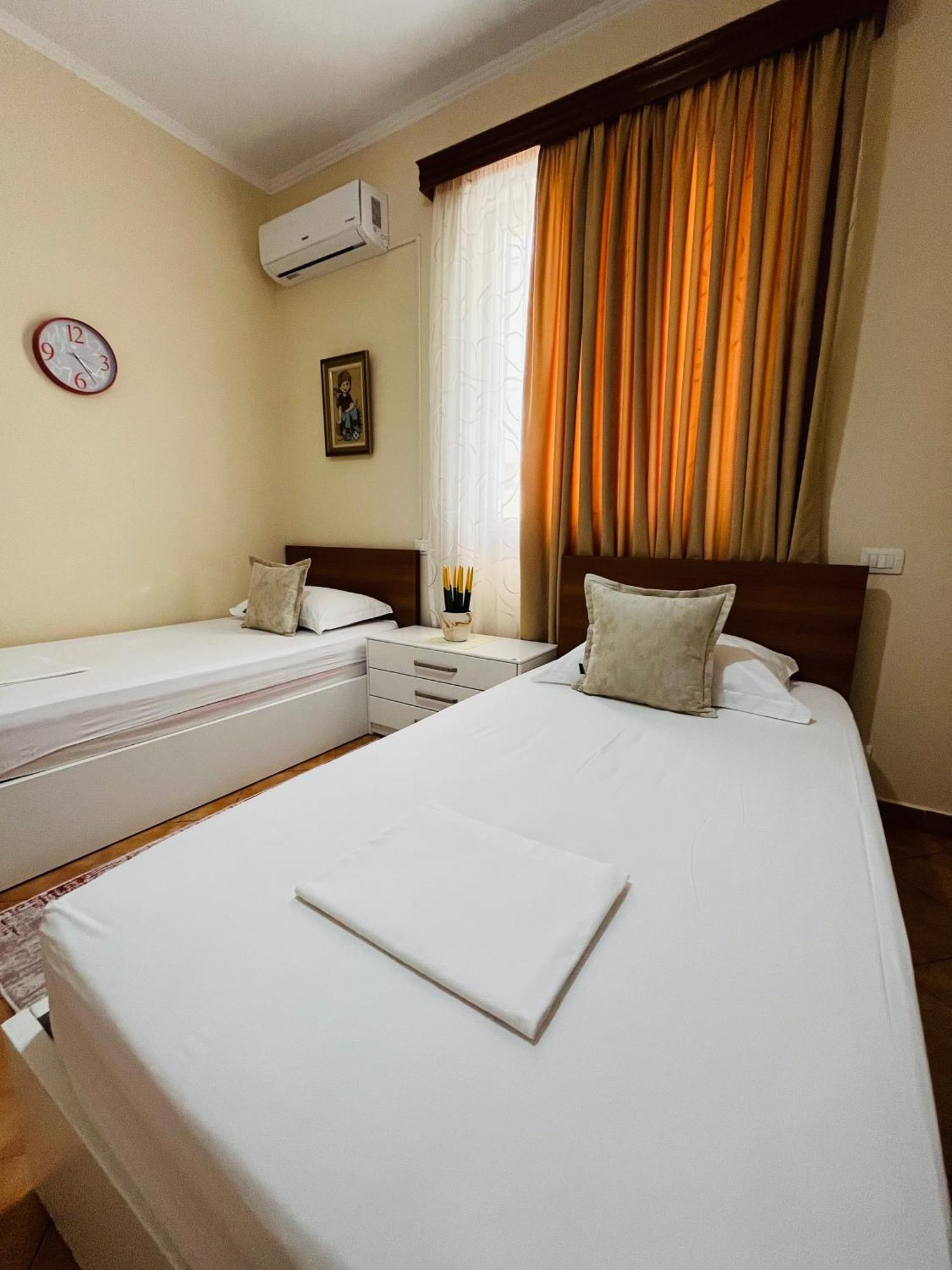 Iljazi'S Apartaments Vlore Exterior photo