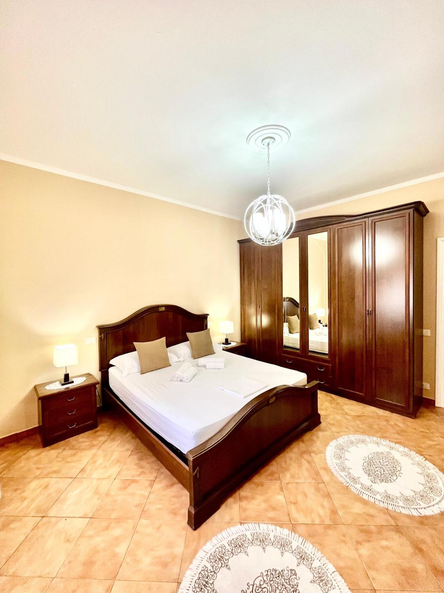 Iljazi'S Apartaments Vlore Exterior photo