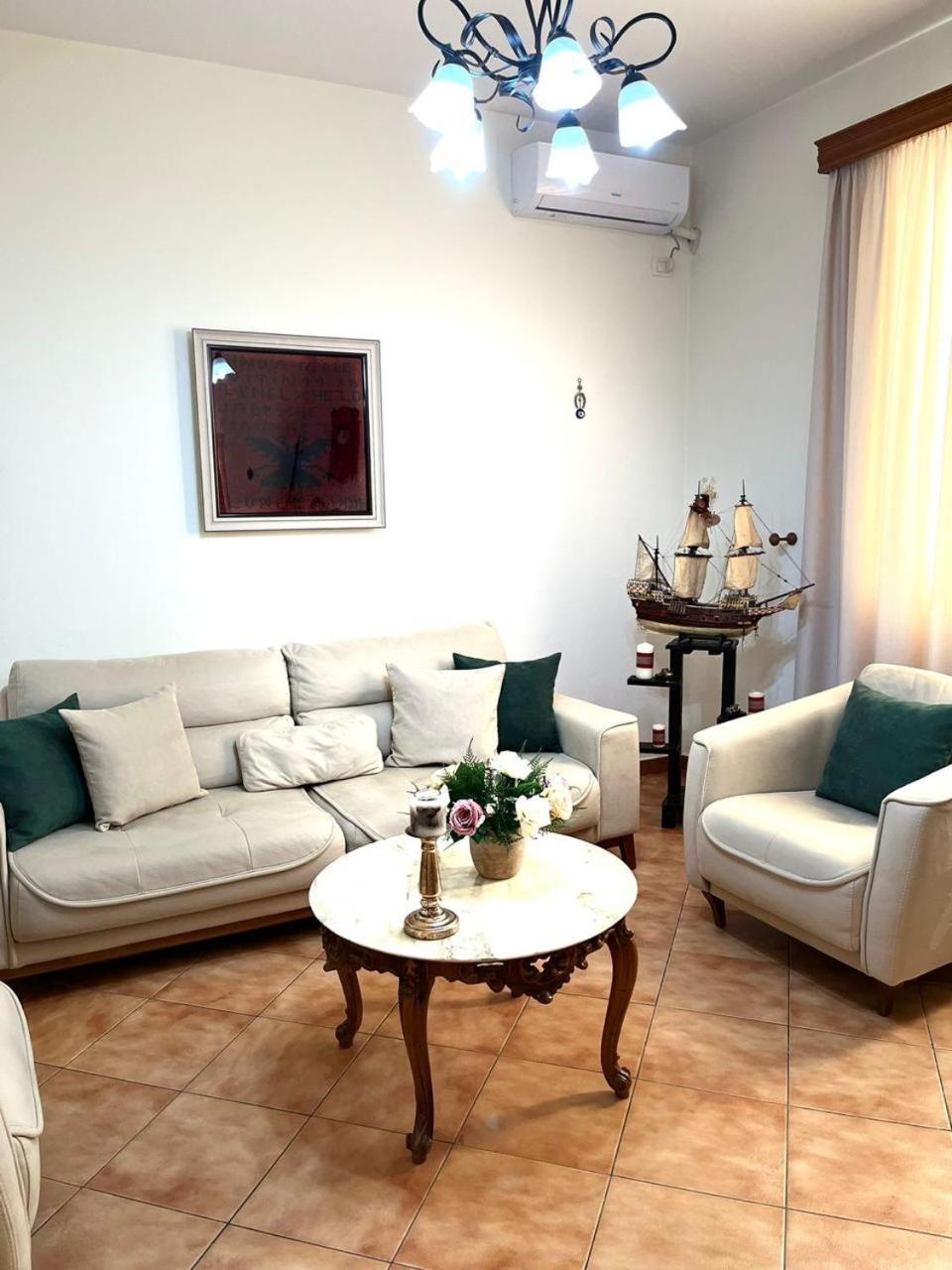 Iljazi'S Apartaments Vlore Exterior photo