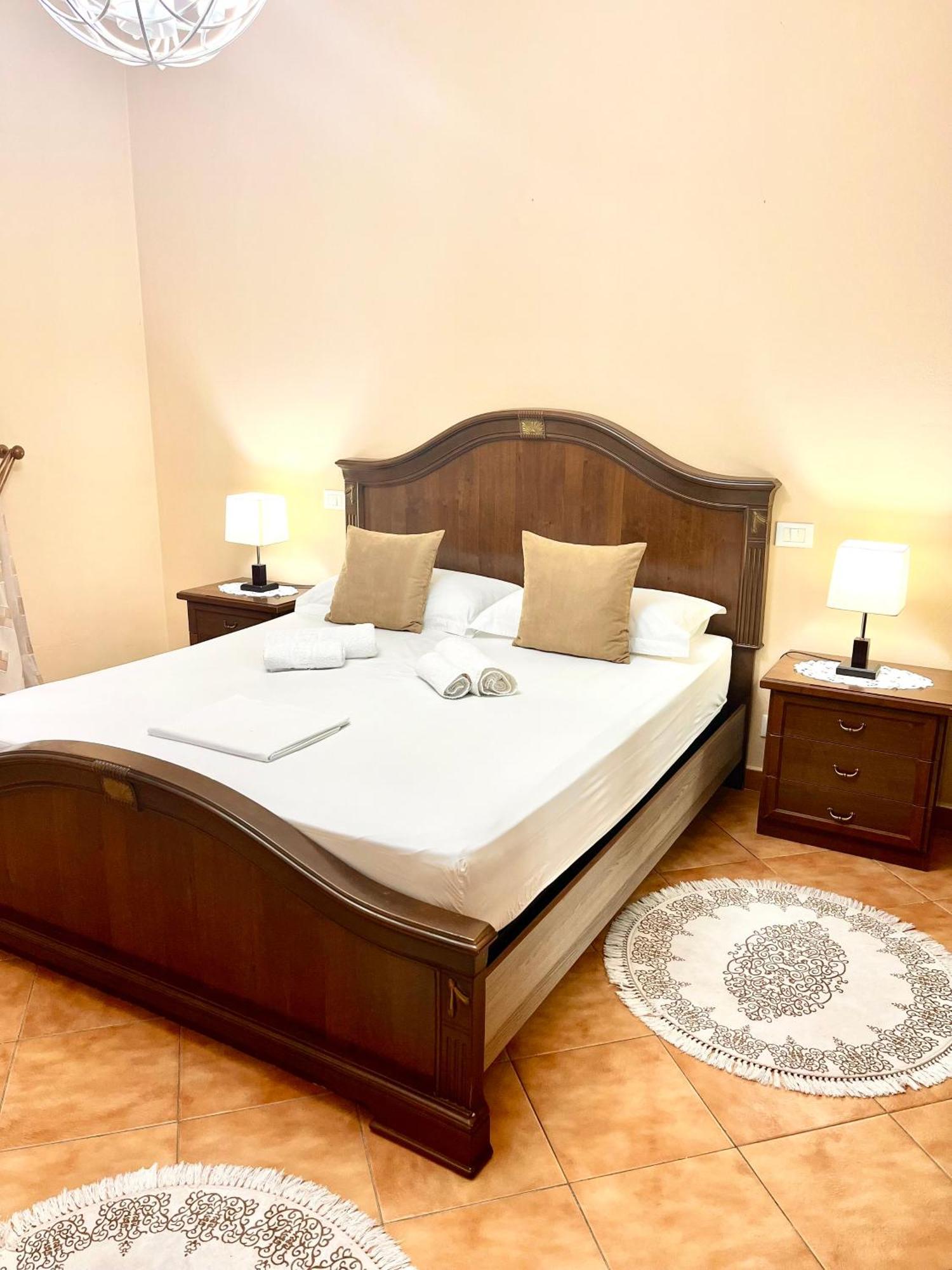 Iljazi'S Apartaments Vlore Exterior photo